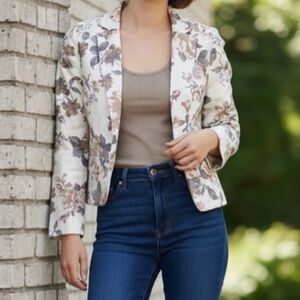 Xhilaration Floral Blazer in Cream, Mauve and Taupe